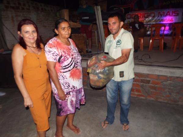 Rádio Cruzeiro AM concretiza campanha solidária com entrega de cestas de alimento  - Imagem 52