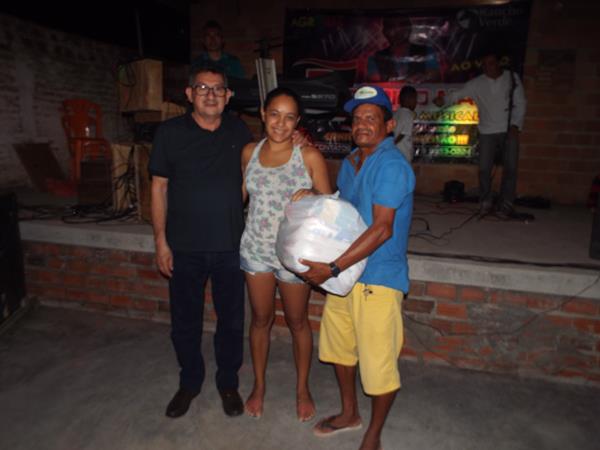 Rádio Cruzeiro AM concretiza campanha solidária com entrega de cestas de alimento  - Imagem 70