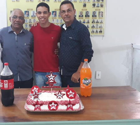 Prefeito Ananias André prestigia posse do Irmão Tetê na presidência do PT