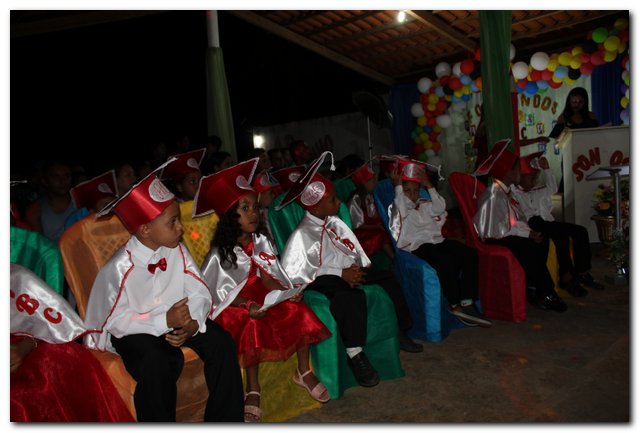 Escola Monsenhor Lopes realiza festa de formatura - Imagem 8
