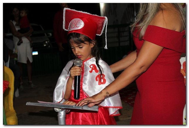 Escola Monsenhor Lopes realiza festa de formatura - Imagem 41