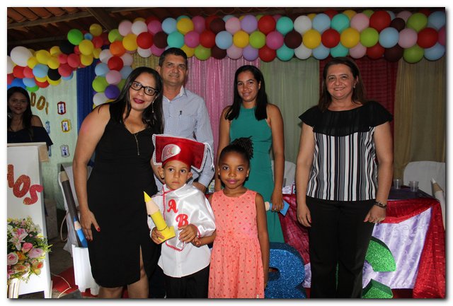 Escola Monsenhor Lopes realiza festa de formatura - Imagem 25