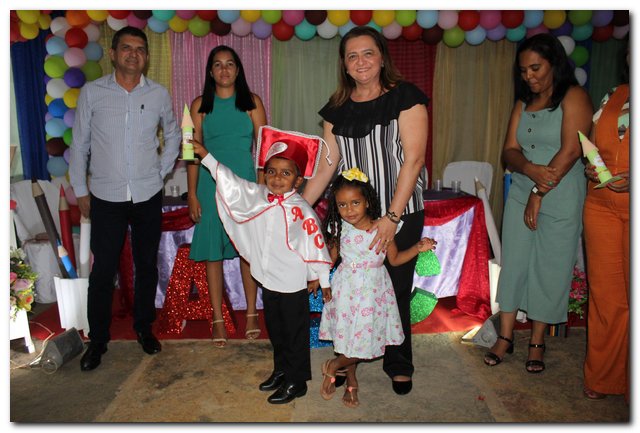 Escola Monsenhor Lopes realiza festa de formatura - Imagem 37