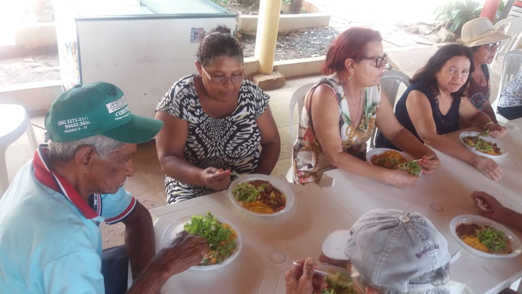 Idosos do SCFV de Pedro II participam de manhã de lazer no Açude Caldeirão - Imagem 80