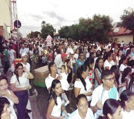 Procissão marca o início do festejo da Imaculada Conceição em Pedro II 