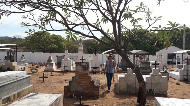 Dia de Finados em DEL – Visitantes foram surpreendidos nos cemitérios com organização, limpeza e missa. - Imagem 101