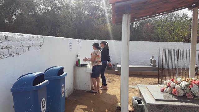 Dia de Finados em DEL – Visitantes foram surpreendidos nos cemitérios com organização, limpeza e missa. - Imagem 78