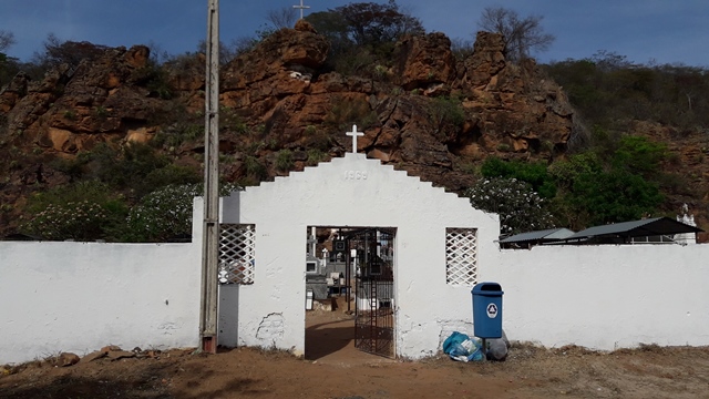 Dia de Finados em DEL – Visitantes foram surpreendidos nos cemitérios com organização, limpeza e missa. - Imagem 86