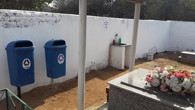 Dia de Finados em DEL – Visitantes foram surpreendidos nos cemitérios com organização, limpeza e missa. - Imagem 65