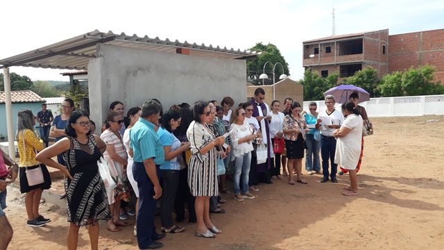 Dia de Finados em DEL – Visitantes foram surpreendidos nos cemitérios com organização, limpeza e missa. - Imagem 17