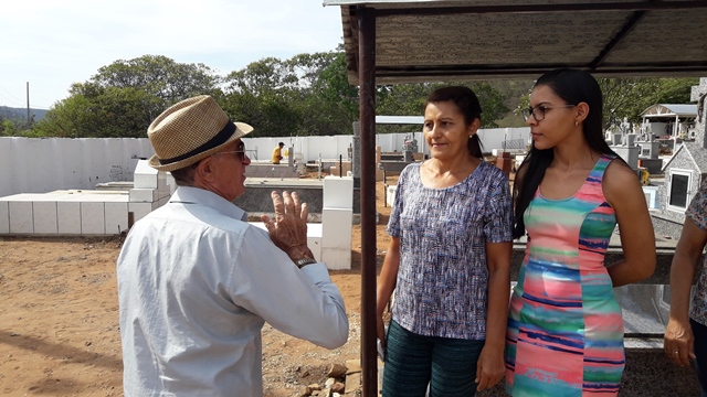 Dia de Finados em DEL – Visitantes foram surpreendidos nos cemitérios com organização, limpeza e missa. - Imagem 99