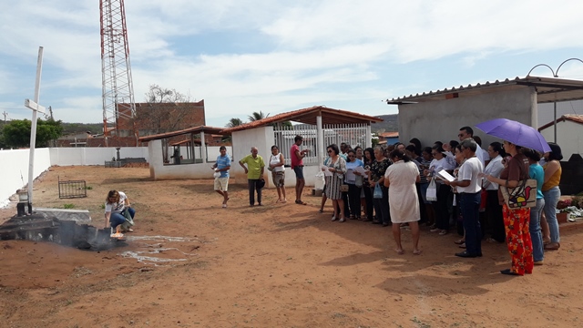 Dia de Finados em DEL – Visitantes foram surpreendidos nos cemitérios com organização, limpeza e missa. - Imagem 29