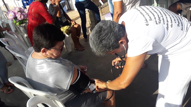 Dia de Finados em DEL – Visitantes foram surpreendidos nos cemitérios com organização, limpeza e missa. - Imagem 48