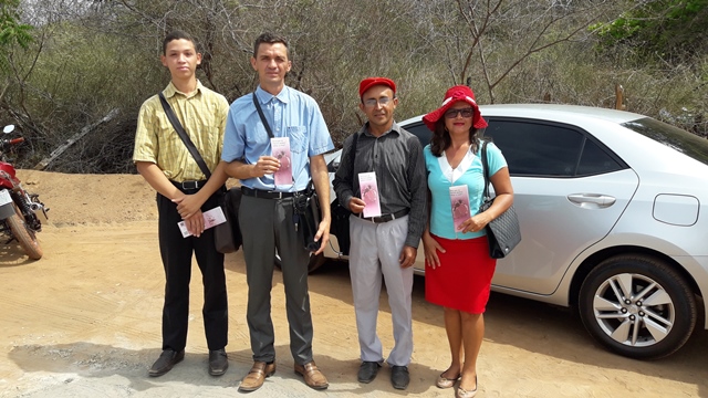 Dia de Finados em DEL – Visitantes foram surpreendidos nos cemitérios com organização, limpeza e missa. - Imagem 121