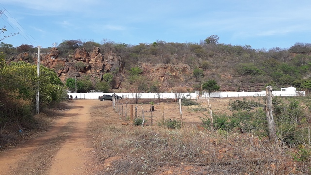 Dia de Finados em DEL – Visitantes foram surpreendidos nos cemitérios com organização, limpeza e missa. - Imagem 83
