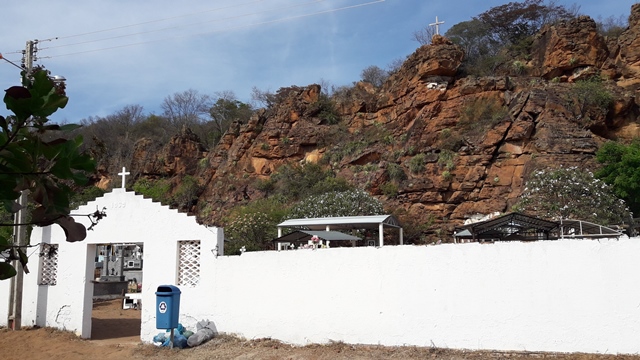 Dia de Finados em DEL – Visitantes foram surpreendidos nos cemitérios com organização, limpeza e missa. - Imagem 85