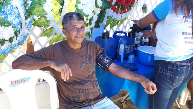 Dia de Finados em DEL – Visitantes foram surpreendidos nos cemitérios com organização, limpeza e missa. - Imagem 139