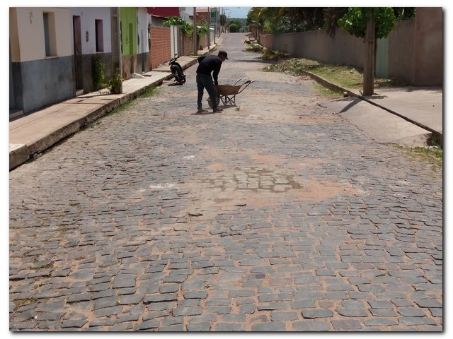 Prefeitura de Inhuma realiza serviços de recuperação de calçamento - Imagem 6