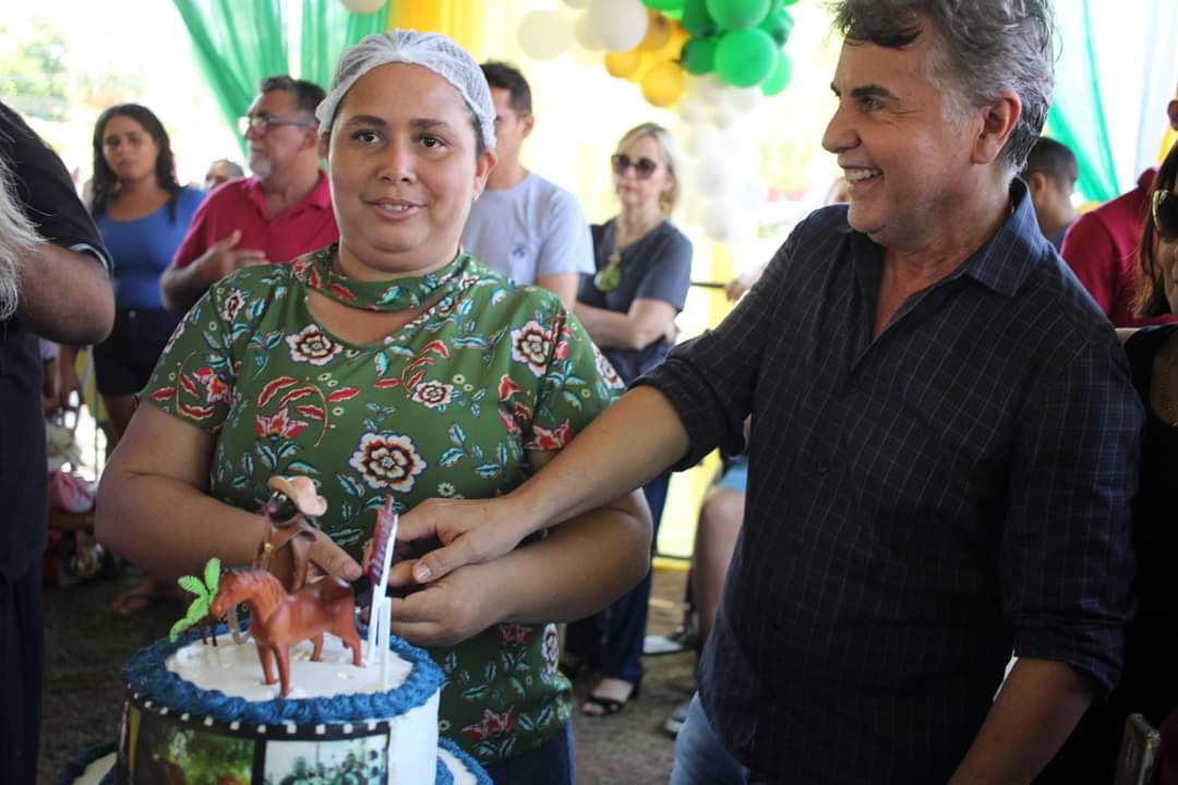 Um festival de criatividade e gostosuras no corte e distribuição dos bolos de aniversário de Monsenhor Gil  - Imagem 14