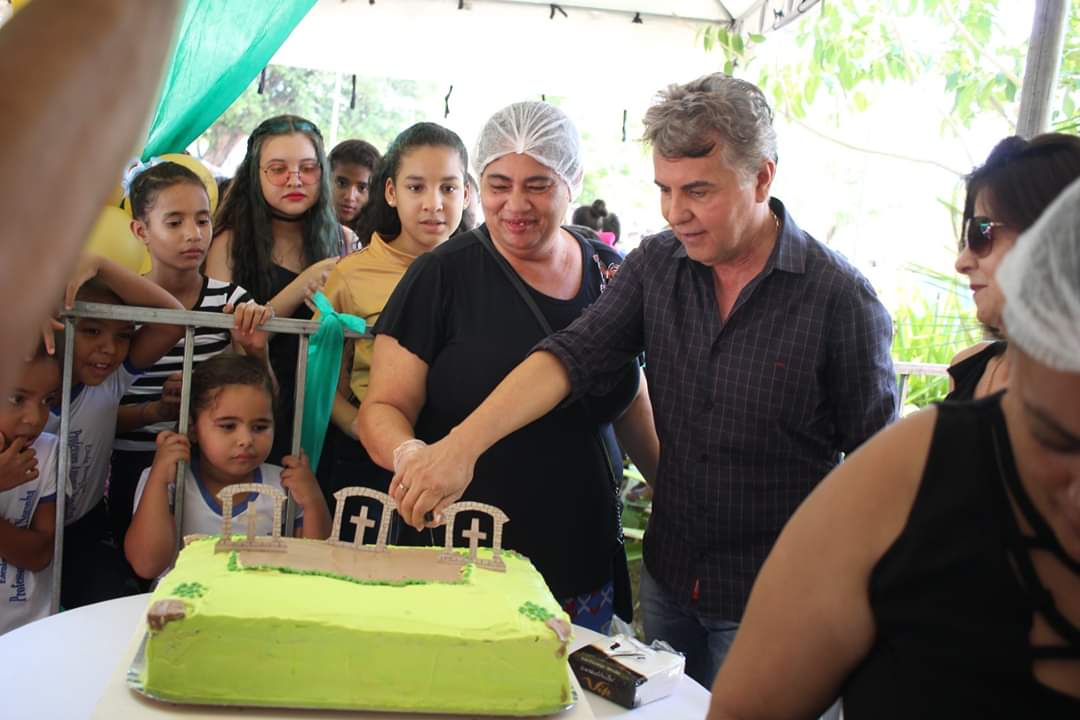 Um festival de criatividade e gostosuras no corte e distribuição dos bolos de aniversário de Monsenhor Gil  - Imagem 9