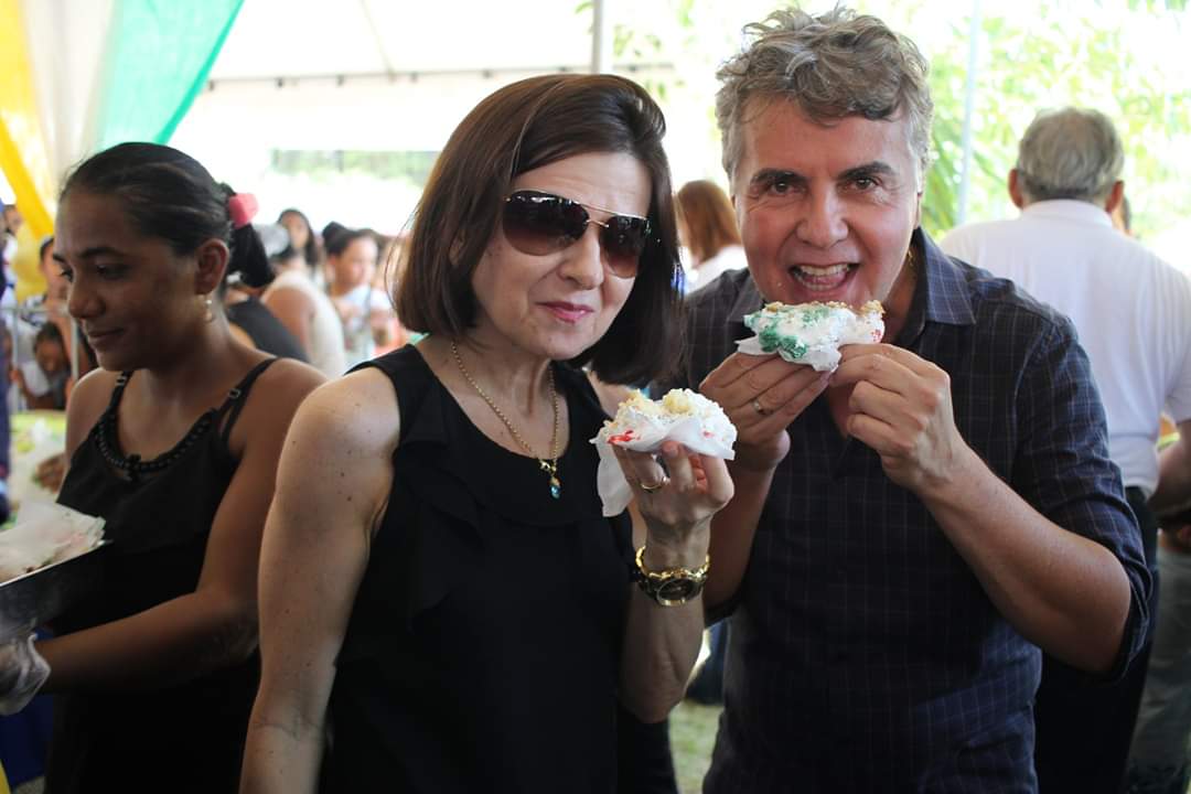 Um festival de criatividade e gostosuras no corte e distribuição dos bolos de aniversário de Monsenhor Gil  - Imagem 2