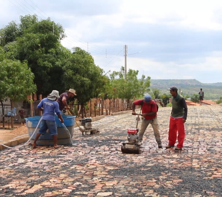 Moradores do Morro da Cruz são só gratidão ao prefeito Wagner Coelho