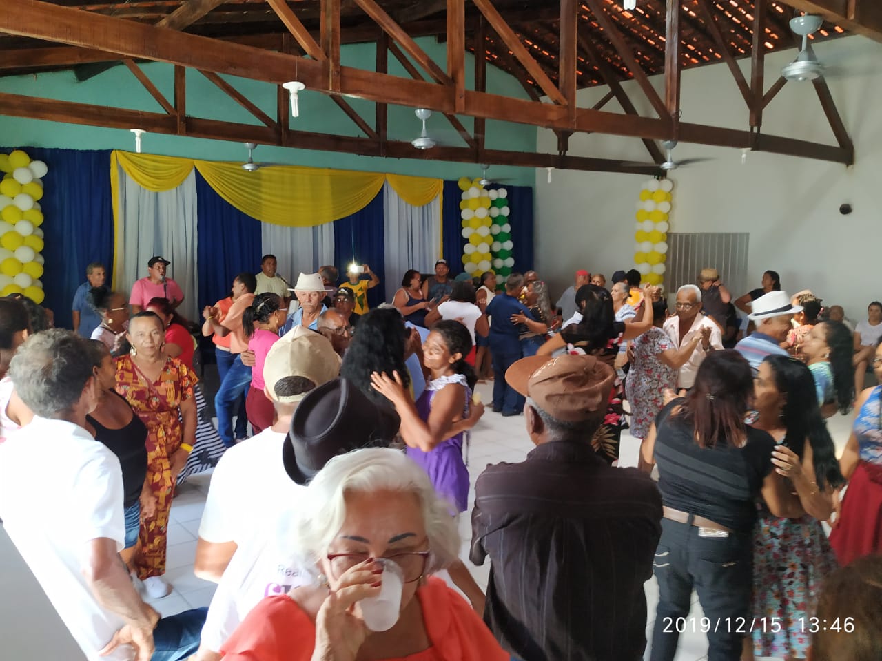Com um grande baile prefeitura faz encerramento do tradicional Forró dos idosos em Monsenhor Gil  - Imagem 18