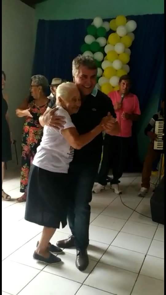 Com um grande baile prefeitura faz encerramento do tradicional Forró dos idosos em Monsenhor Gil  - Imagem 4