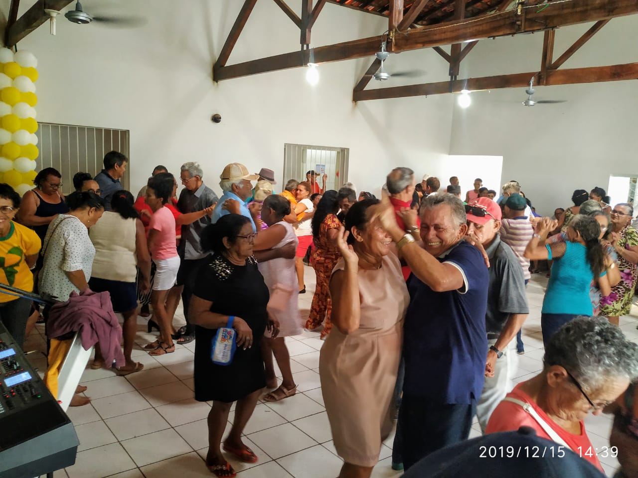 Com um grande baile prefeitura faz encerramento do tradicional Forró dos idosos em Monsenhor Gil  - Imagem 14