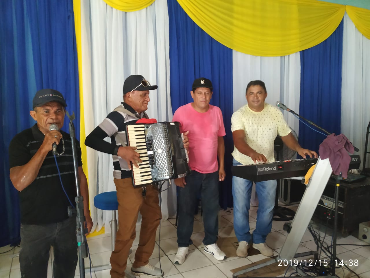 Com um grande baile prefeitura faz encerramento do tradicional Forró dos idosos em Monsenhor Gil  - Imagem 6