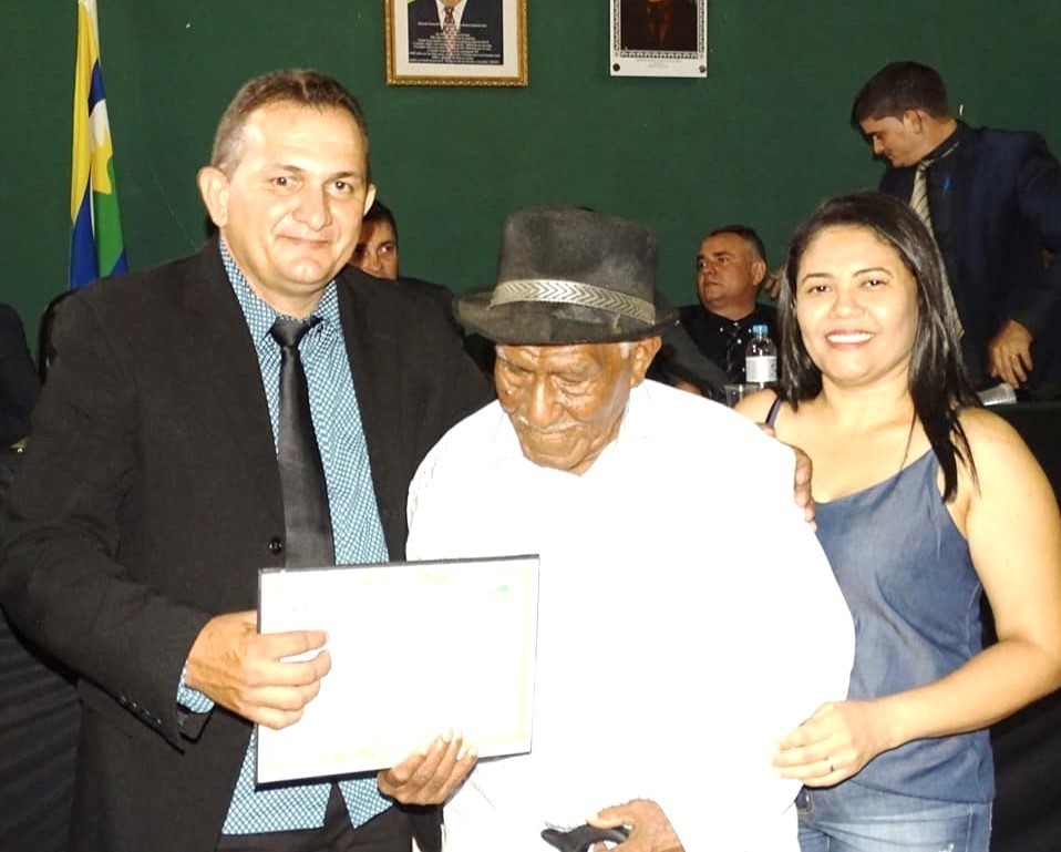 Câmara municipal de vereadores de Jatobá do Piauí realiza sessão solene para a entrega de títulos de cidadão jatobaense