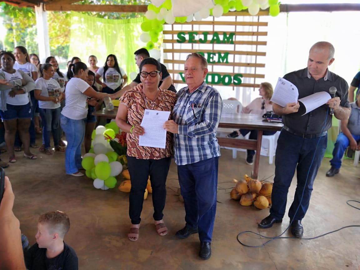 Ao lado do INCRA, dr. Wagner entrega títulos de posse na zona Rural - Imagem 2