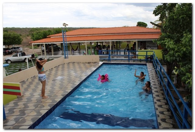 Confraternizar é preciso