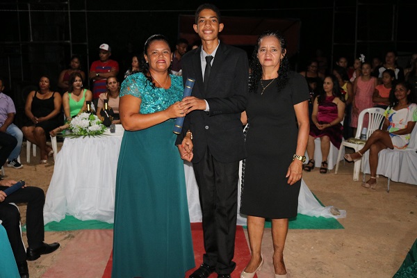 Realizada feste de formatura da Escola José Fernando Rodrigues Torres - Imagem 44