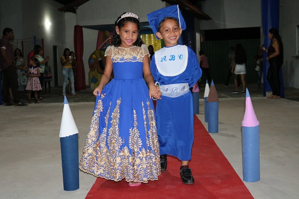 Creche Maria Imeldes promoveu festa de formatura - Imagem 12