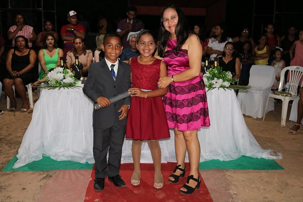 Realizada feste de formatura da Escola José Fernando Rodrigues Torres - Imagem 19