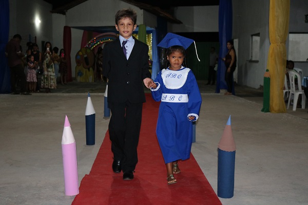 Creche Maria Imeldes promoveu festa de formatura - Imagem 8