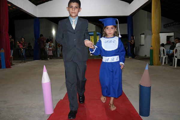 Creche Maria Imeldes promoveu festa de formatura - Imagem 11