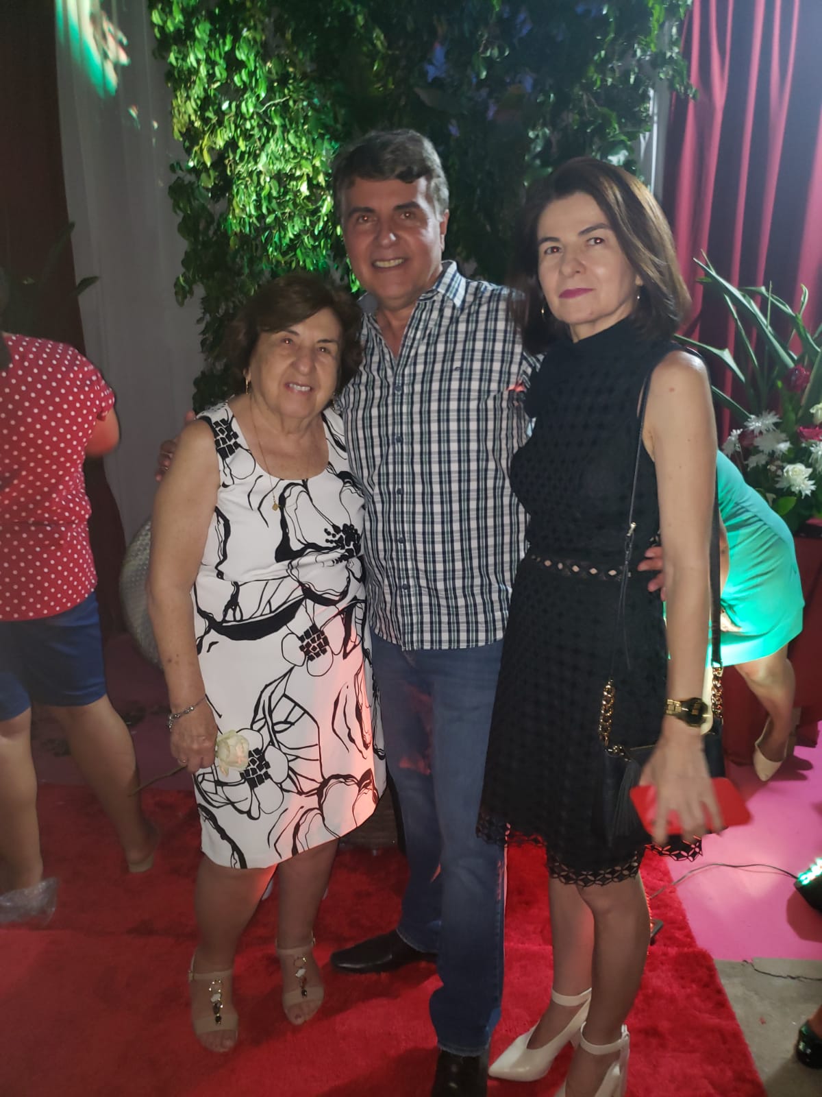 Prefeito João Luiz promove a maior festa de Confraternização de Monsenhor Gil e sorteia valiosos brindes  - Imagem 3