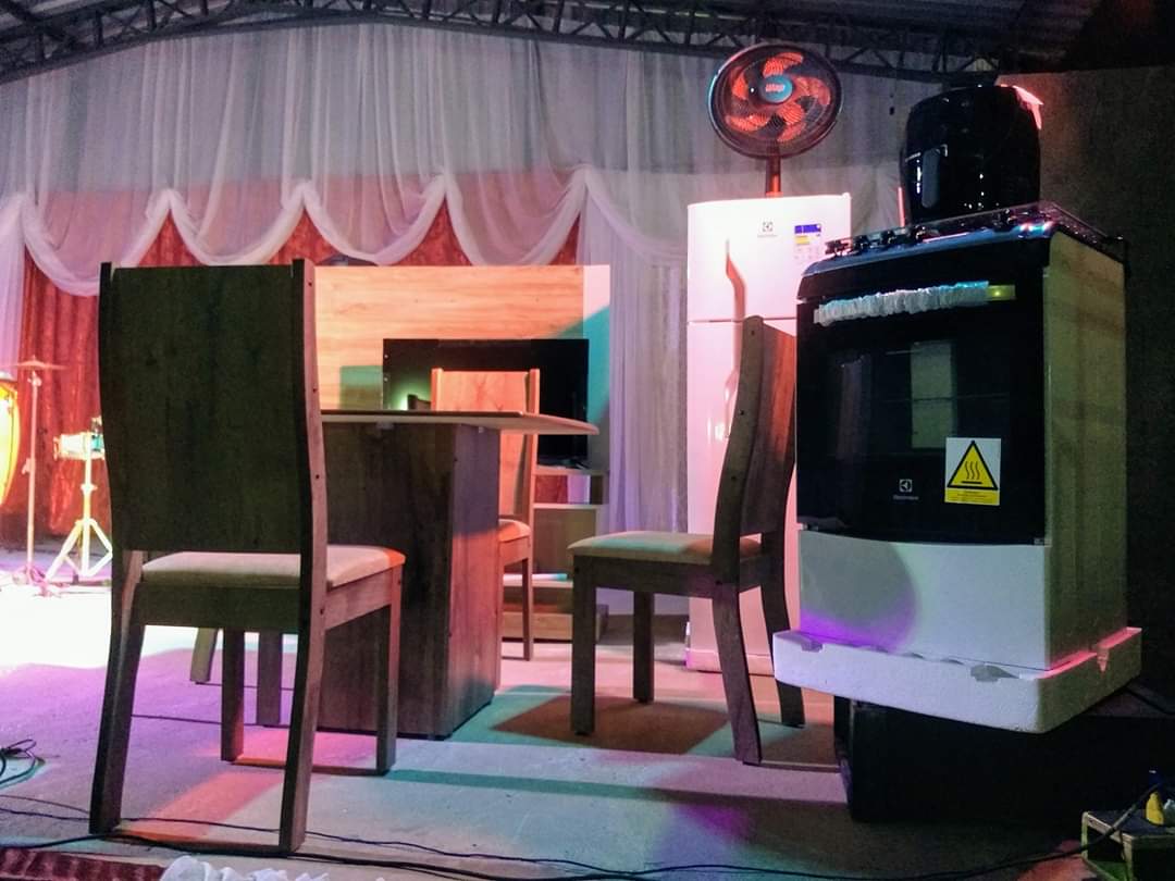 Prefeito João Luiz promove a maior festa de Confraternização de Monsenhor Gil e sorteia valiosos brindes  - Imagem 10