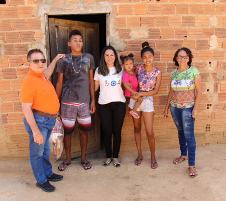 PMU entrega mais de 3 mil cestas básicas de Natal