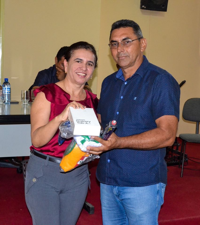 Prefeito Genival Bezerra faz entrega de fardamentos e tablets aos ACS - Imagem 21