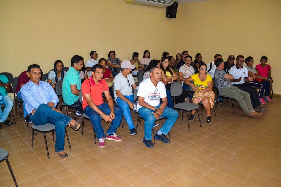 Prefeito Genival Bezerra faz entrega de fardamentos e tablets aos ACS - Imagem 9