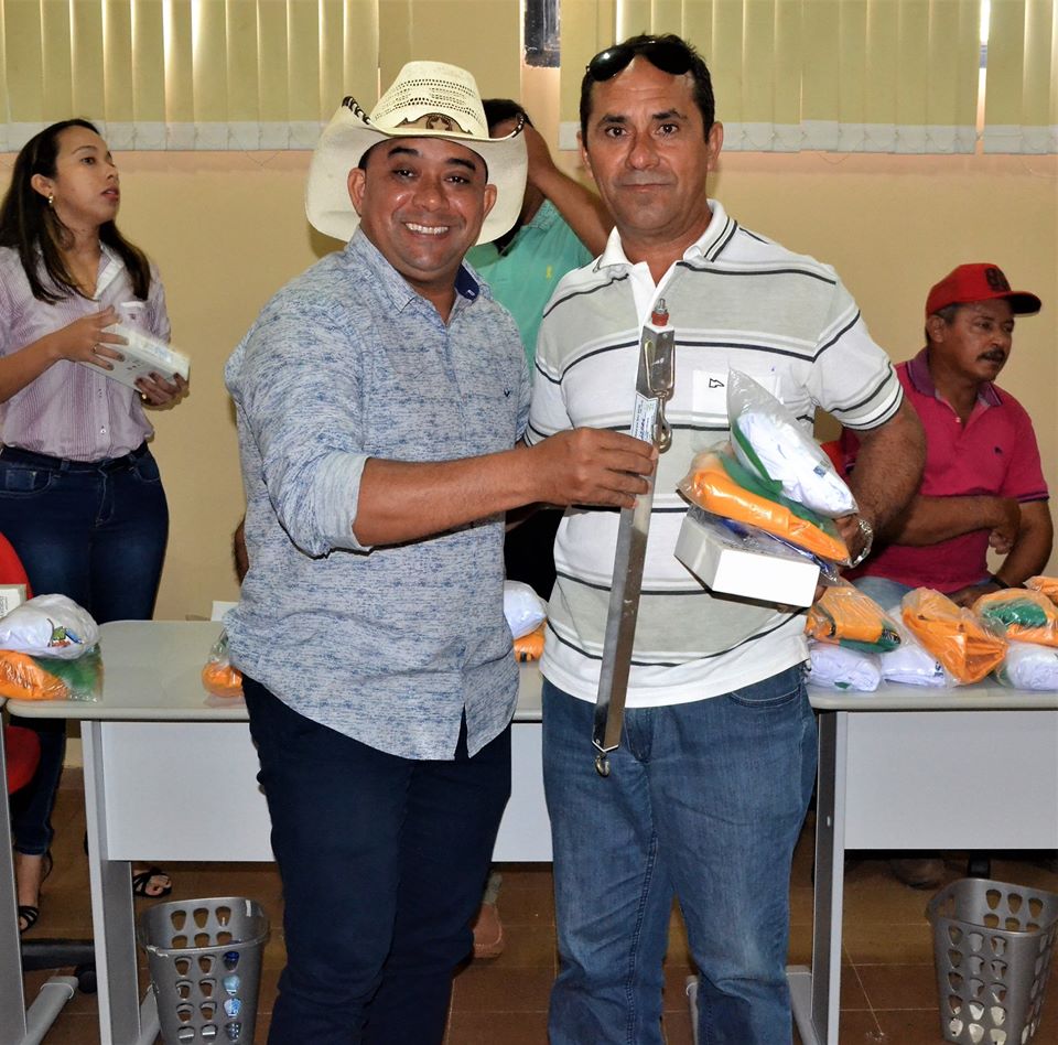 Prefeito Genival Bezerra faz entrega de fardamentos e tablets aos ACS - Imagem 22