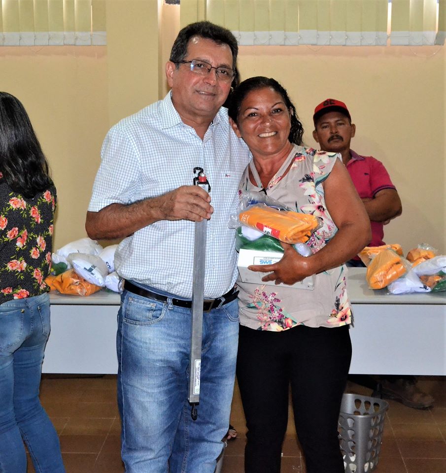 Prefeito Genival Bezerra faz entrega de fardamentos e tablets aos ACS - Imagem 39