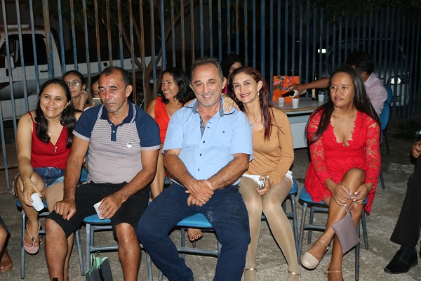 Secretaria de Educação realizou momento de confraternização  - Imagem 39