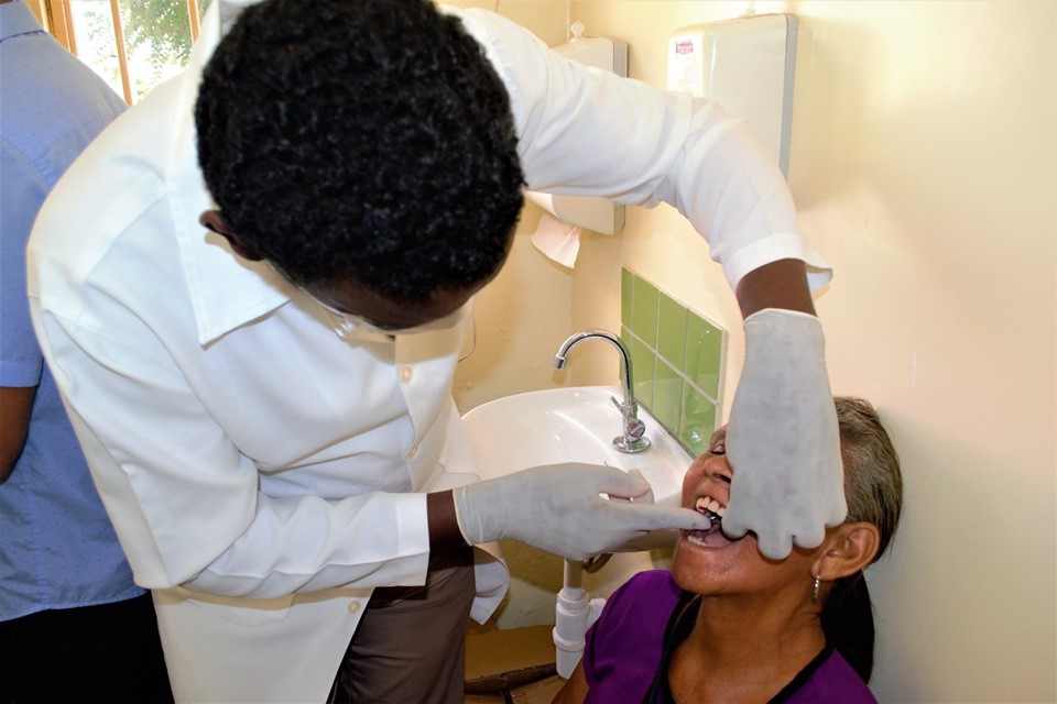 Prefeitura de Joaquim Pires entrega a primeira etapa de próteses dentarias - Imagem 4