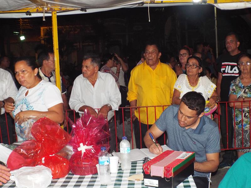 Raimundo Diana, uma história de superação diante das dificuldades que passou na sua infância com sua mãe e irmãos   - Imagem 6