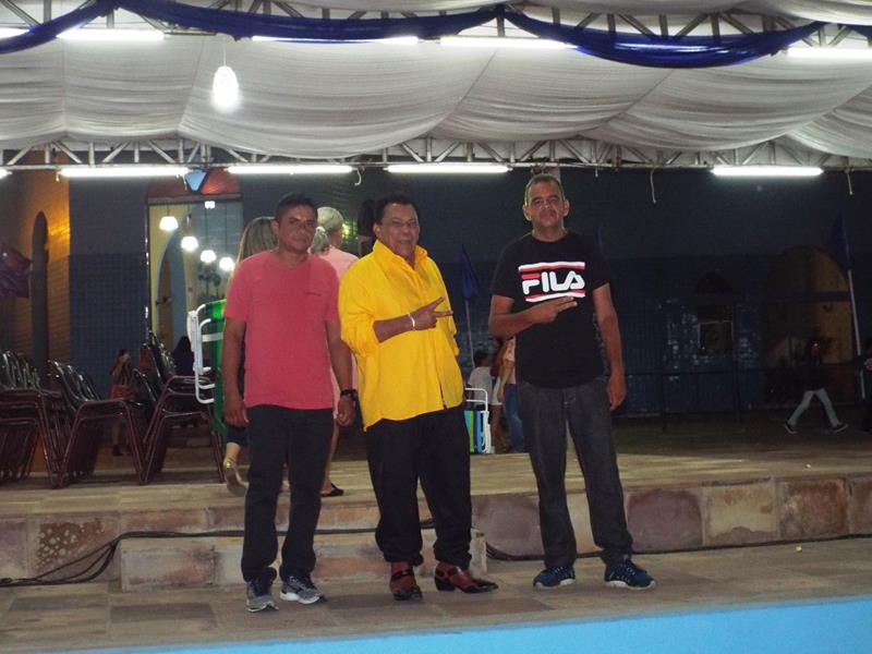 Raimundo Diana, uma história de superação diante das dificuldades que passou na sua infância com sua mãe e irmãos   - Imagem 3