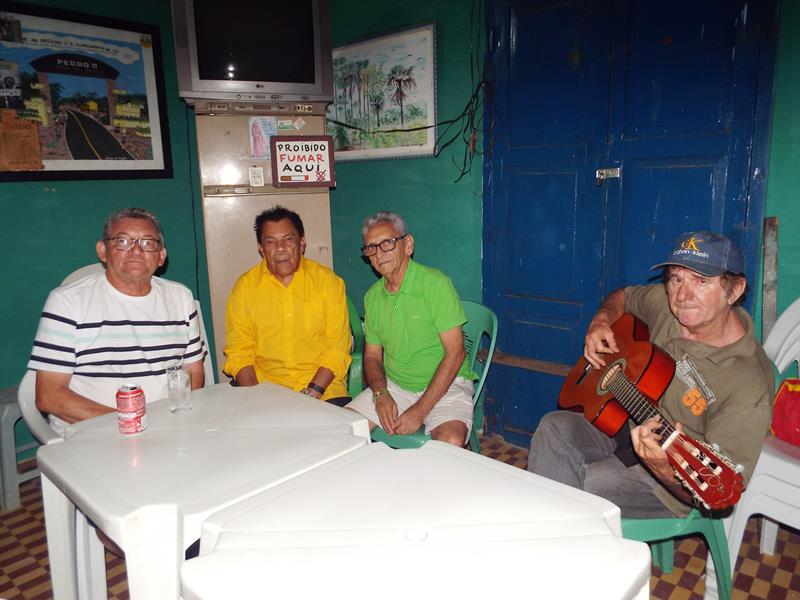 Raimundo Diana, uma história de superação diante das dificuldades que passou na sua infância com sua mãe e irmãos   - Imagem 1